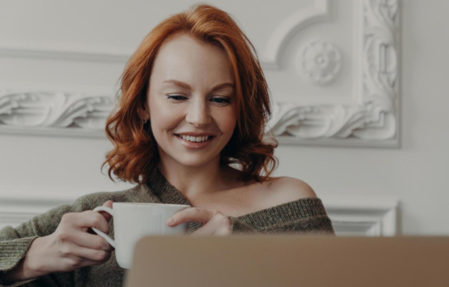 Equipo de vistraleon trabajando en educación financiera práctica